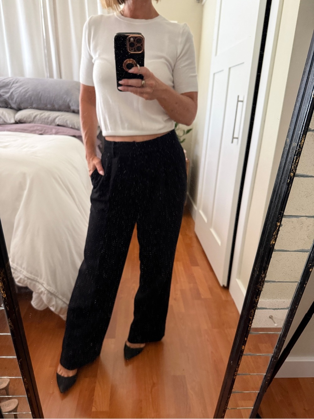 Aritzia Effortless - Black Wide-Leg Women's Trousers